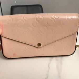 Louis Vuitton vernis pochette felicie in pink